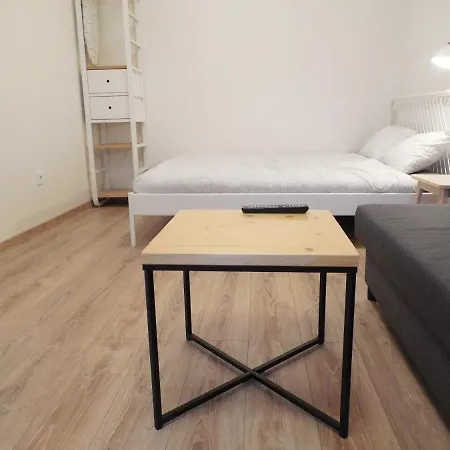 Old Town Center Apartment